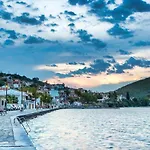 Stone Monolia أماليابوليس