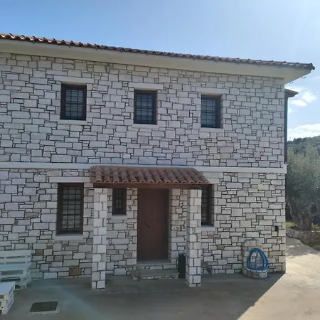 Monolia Sea View Stone With Garden *